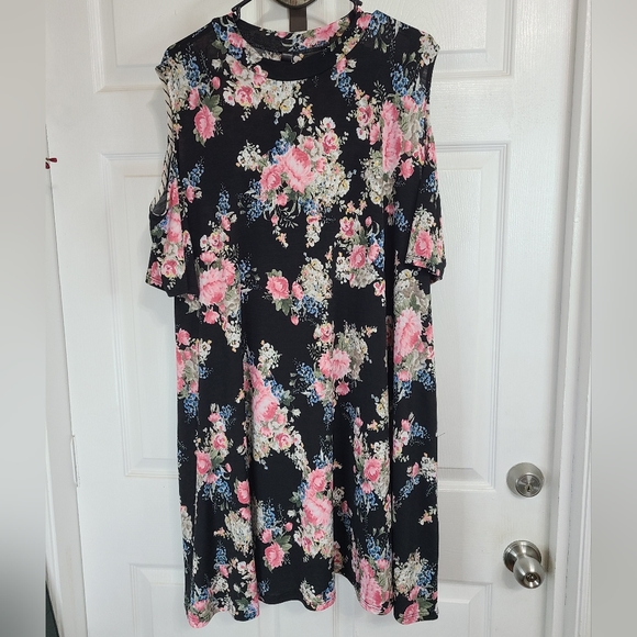 My Story Woman's Long Sleeve Dress, Size: Large Color: Black with Floral Print - Picture 3 of 14